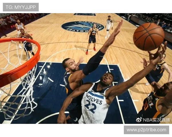 体育赛事直播实时的战术路径追踪图